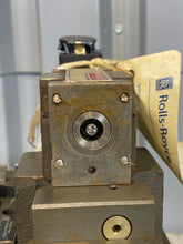 Load image into Gallery viewer, Denison Hydraulics 4D01-3751-0902-B1G0Q Directional Control Valve Assembly (For Parts)