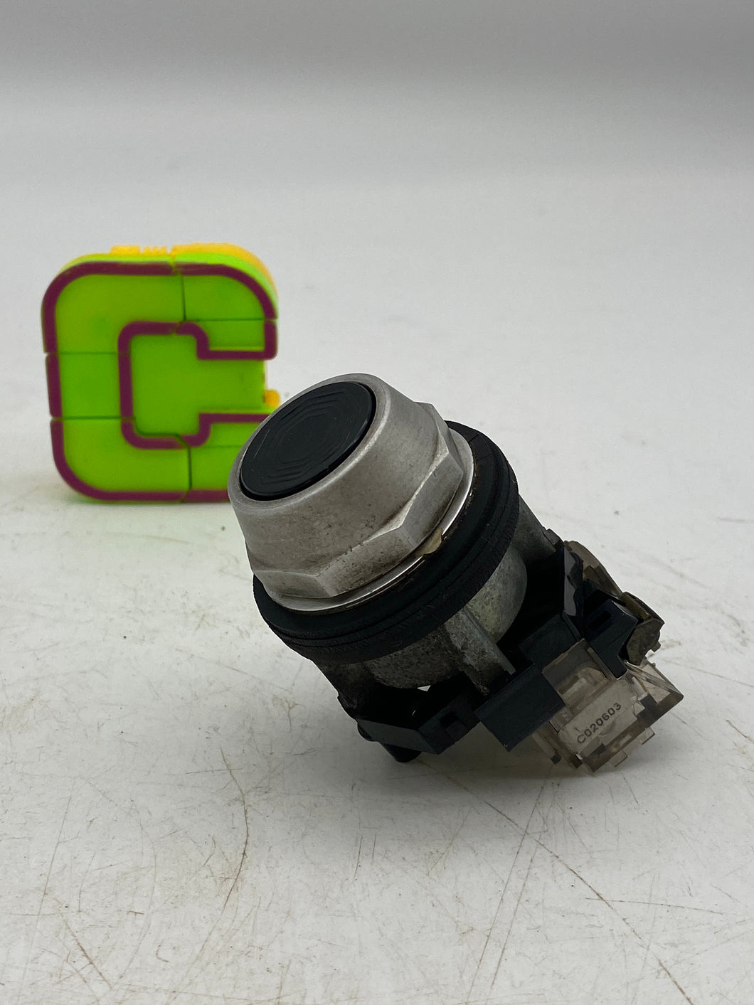 Cutler-Hammer HT8B Push Button, Series B1, Black *Lot of (4)* (Used)