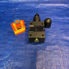 Load image into Gallery viewer, Rexroth Bosch Group R900423717 Hydraulic Pressure Control Valve (Open Box)