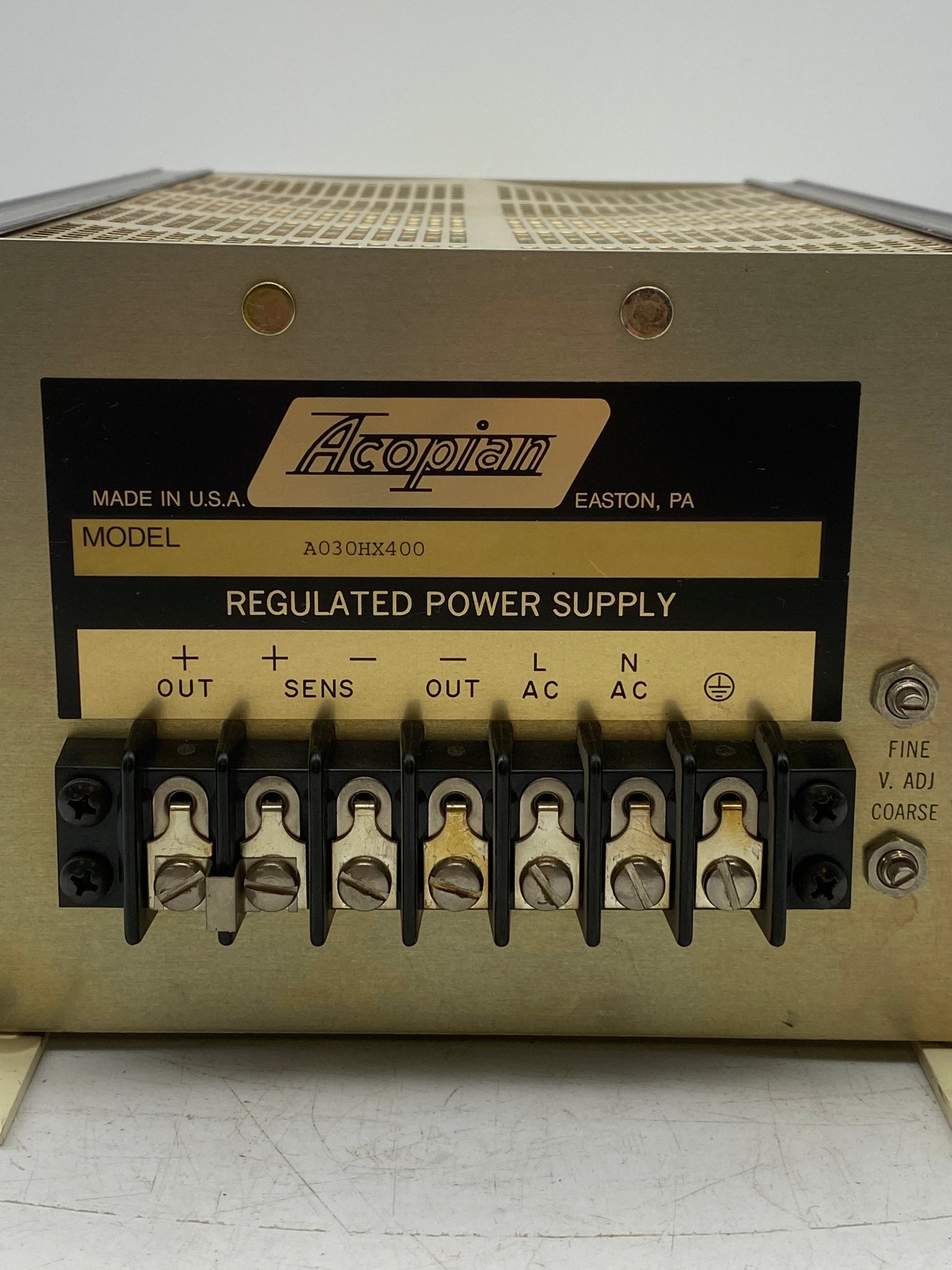 Acopian A030HX400 Regulated Power Supply, In 100125 VAC Out 030 VD
