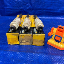 Load image into Gallery viewer, Caterpillar 0R-3418 Nozzle AS, Fuel Injection Nozzle *Lot of (3)* (Used-Reman)