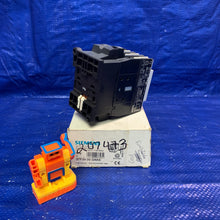 Load image into Gallery viewer, Siemens 3TF3400-0AK6 Contactor (Used)
