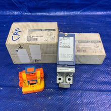 Load image into Gallery viewer, Telemacanique Square D XMLA070D1S11 Nautilus Pressure Switch *Lot of (3)* (New)