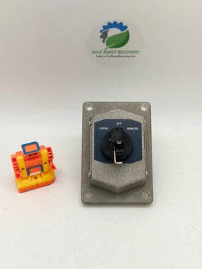 Eaton Crouse-Hinds DSD925-SA-LC-OF-RM Ex. Proof Front Op. Selector Switch (Used)