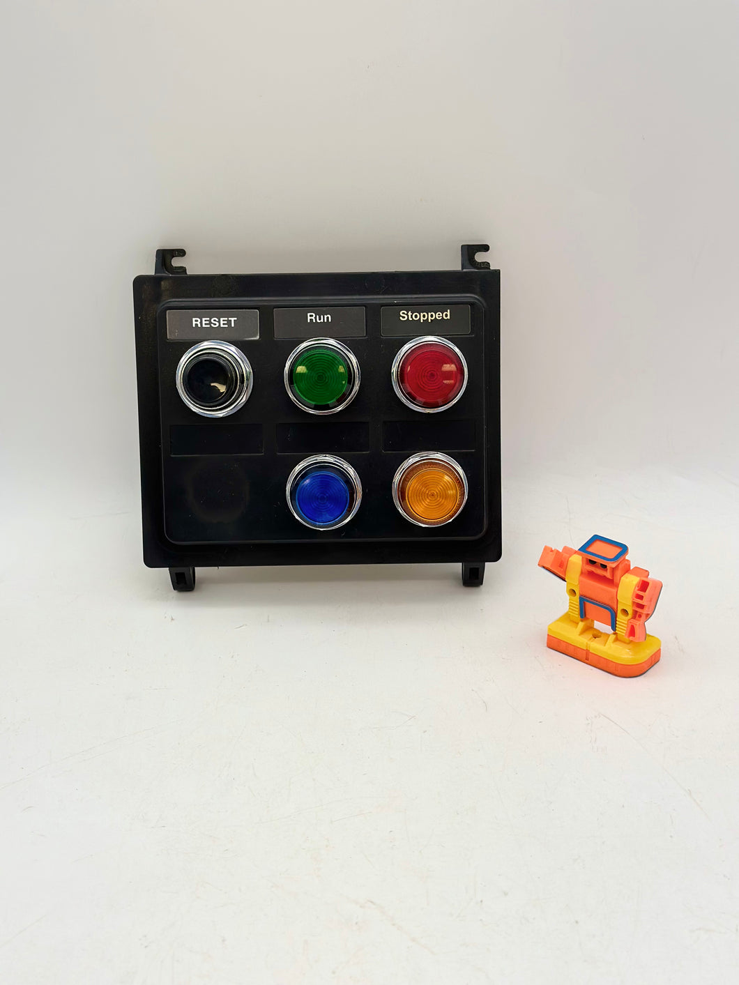 Eaton Cutler-Hammer Indicator Light Panel for MCC Bucket (4) Lights w/ Reset *Lot of (2)* (Used)