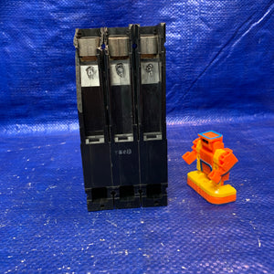 Siemens ED43B030 Sentron Series Circuit Breaker, *Chipped-See Pictures* (Used)
