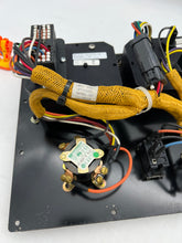 Load image into Gallery viewer, Caterpillar Engine Control Panel (Used)