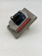 Load image into Gallery viewer, Eaton Crouse-Hinds DSD925-SA-LC-OF-RM Ex. Proof Front Op. Selector Switch (Used)