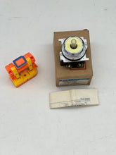 Load image into Gallery viewer, Eaton Cutler Hammer 10250T201NC1N Indicating Light Ser B2 *Missing Red Lens Cap* (Open Box)