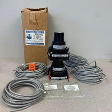 Load image into Gallery viewer, McDermott TB2-266-TOW-120-P Double Head Yellow Towing Light, 30&#39; Cable (Open Box)