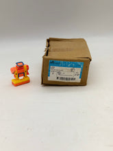 Load image into Gallery viewer, Cooper Crouse-Hinds LCC7 Cable Tray Conduit Clamp, 2-1/2&quot;, *Box of (2)* (New)