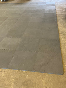 Interlocking 1/2" Rubber Foam Floor Mats, Gray, 17'-10.5"x19'-10.5", 356SF w/ (4) Extra (Used)