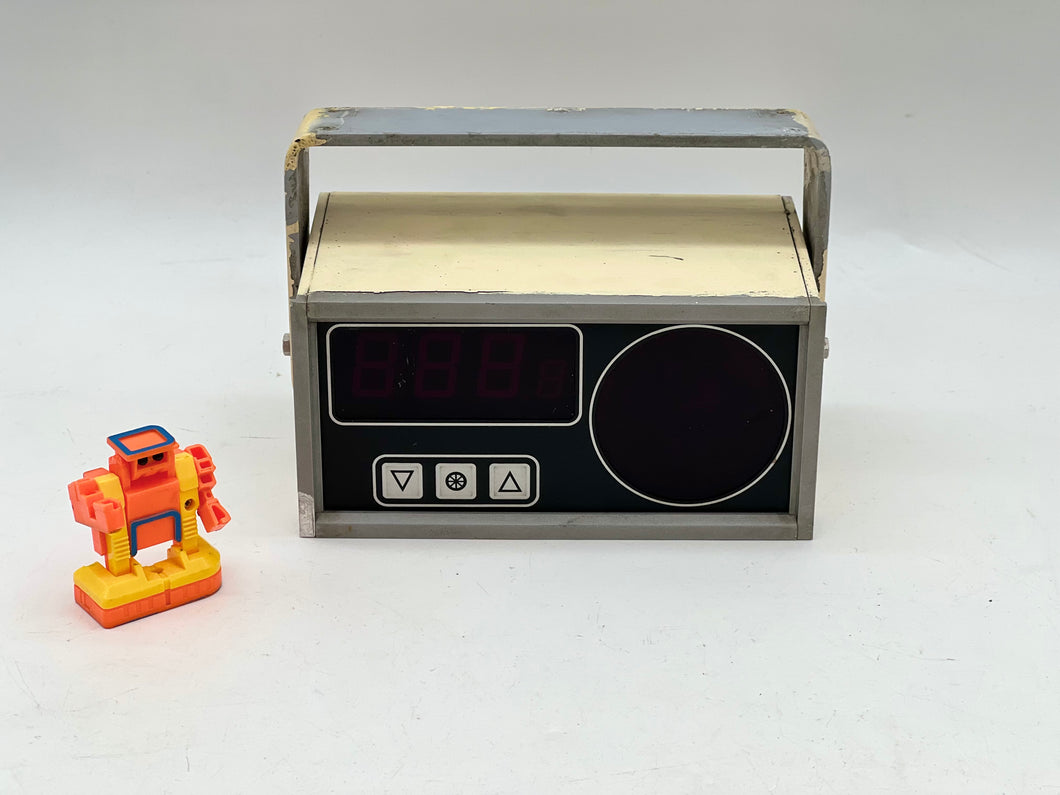 Scandinavian Micro Systems LR40-DC v3.7 Digital Gyro Repeater w/ Bracket (Used)