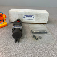 Load image into Gallery viewer, Mathers SV2-13-0100 Spool Valve, 3-Way/S-Ret (New)