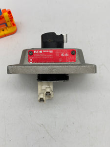 Eaton Crouse-Hinds DSD925-SA-HN-OF-AU Ex. Proof Front Op. Selector Switch (Used)
