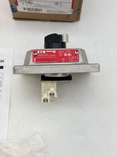 Load image into Gallery viewer, Eaton Crouse-Hinds DSD925-SA-HN-OF-AU Ex. Proof Front Op. Selector (New)