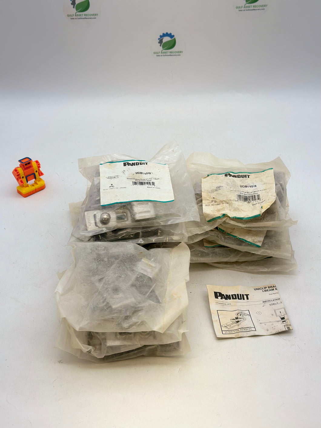 Panduit UCIB1-V316 Universal Metal Rung Brkt I-Beam 316SS, *Lot of (55)* (No Box)