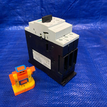 Load image into Gallery viewer, Siemens 3RV1031-4EA10 Circuit Breaker, *Item Has a Small Blemish On 1 Corner* (Open Box)