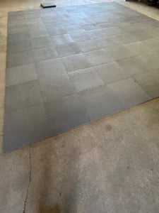 Interlocking 1/2" Rubber Foam Floor Mats, Gray, 17'-10.5"x19'-10.5", 356SF w/ (4) Extra (Used)
