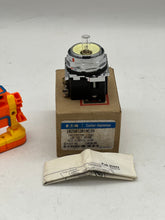 Load image into Gallery viewer, Eaton Cutler Hammer 10250T201NC1N Indicating Light Ser B2 *Missing Red Lens Cap* (Open Box)