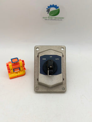 Eaton Crouse-Hinds DSD925-SA-HN-OF-AU Ex. Proof Front Op. Selector Switch (Used)
