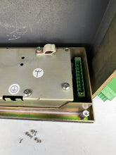Load image into Gallery viewer, Raytheon Anschutz 133-811.NG010 E01 Digital Repeater w/ Mount Brackets (Used)