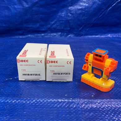 IDEC HW1B-M1F20-G Green Push Button, *Lot of (2) Buttons* (New)