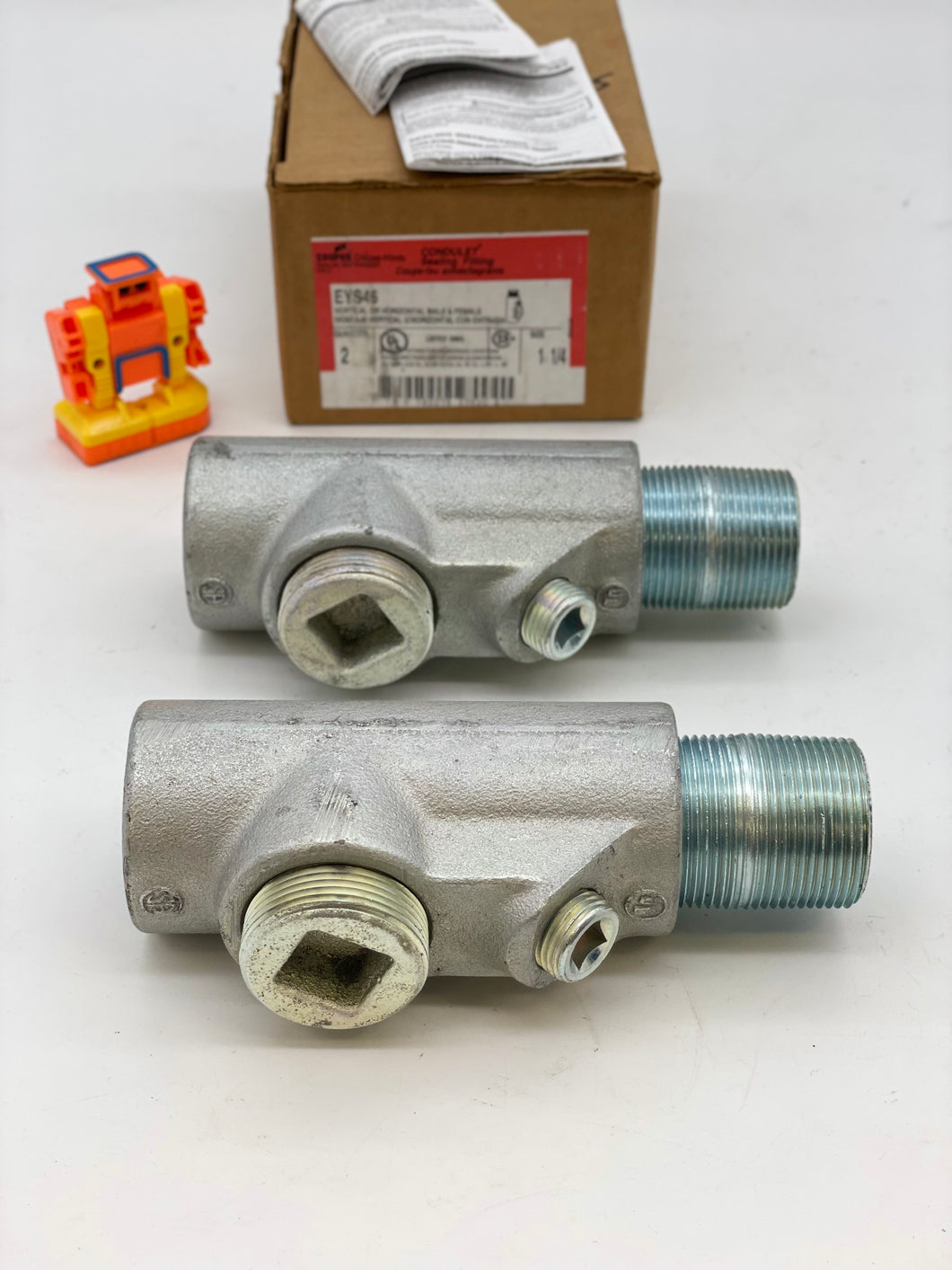 Cooper Crouse-Hinds EYS46 Vert/Horz M/F Condulet Sealing Fitting 1-1/4
