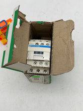 Load image into Gallery viewer, Square D Telemecanique CAD32F7 Control Relay (New)