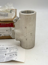 Load image into Gallery viewer, Eaton Crouse-Hinds EYD5-SA Female Hub Sealing Fitting, 1&quot; (New)