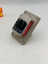 Load image into Gallery viewer, Eaton Crouse-Hinds DSD925-SA-HN-OF-AU Ex. Proof Front Op. Selector Switch (Used)