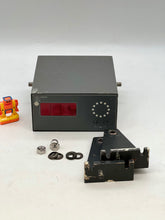 Load image into Gallery viewer, Raytheon Anschutz 133-811.NG010 E01 Digital Repeater w/ Mount Brackets (Used)