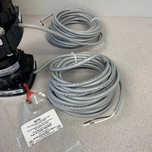 Load image into Gallery viewer, McDermott TB2-266-TOW-120-P Double Head Yellow Towing Light, 30&#39; Cable (Open Box)