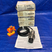 Load image into Gallery viewer, Cutler-Hammer E57-30LU15-D Ser. E1 Tubular Inductive Proximity Sensor *Lot of (4) * (Open Box)