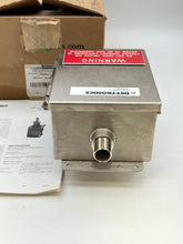 Load image into Gallery viewer, Det-Tronics 000811-105 Q811 CGS Duct Mount Enclosure, 3/4&quot; w/ Inlet Tube (Open Box)