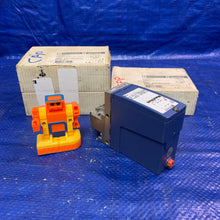 Load image into Gallery viewer, Telemacanique Square D XMLA070D1S11 Nautilus Pressure Switch *Lot of (3)* (New)