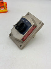 Load image into Gallery viewer, Eaton Crouse-Hinds DSD925-SA-HN-OF-AU Ex. Proof Front Op. Selector Switch (Used)