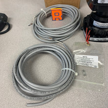 Load image into Gallery viewer, McDermott TB2-266-TOW-120-P Double Head Yellow Towing Light, 30&#39; Cable (Open Box)