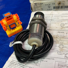 Load image into Gallery viewer, Cutler-Hammer E57-30LU15-D Ser. E1 Tubular Inductive Proximity Sensor *Lot of (4) * (Open Box)